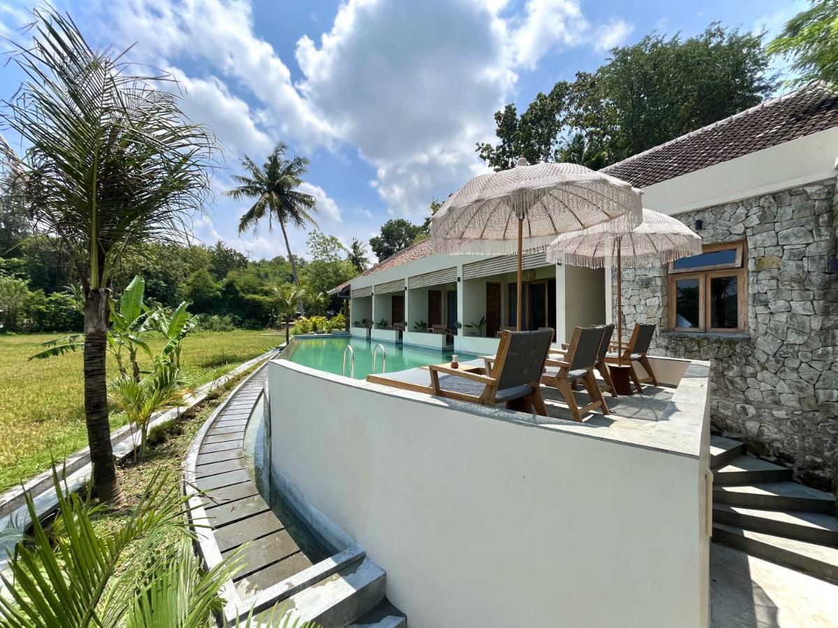 Boutique Villa Jogja Senang ยอกยาการ์ตา ภายนอก รูปภาพ
